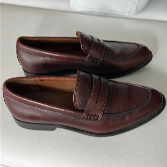 Land’s End Classic Brown Leather Loafers, size 9 main image 4